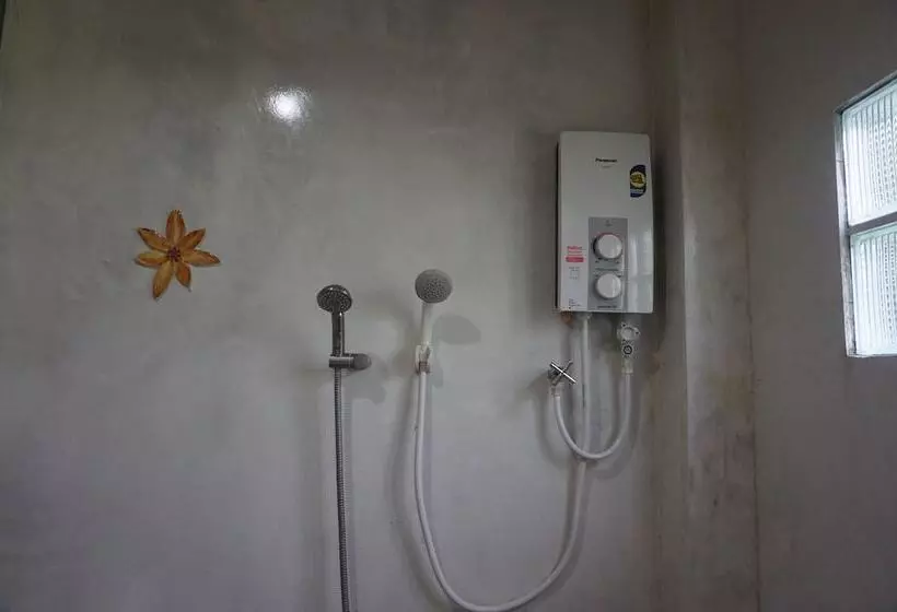 هتل Ban Pak Chaytung Trang