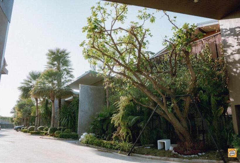 בית מלון כפרי Blue River Resort