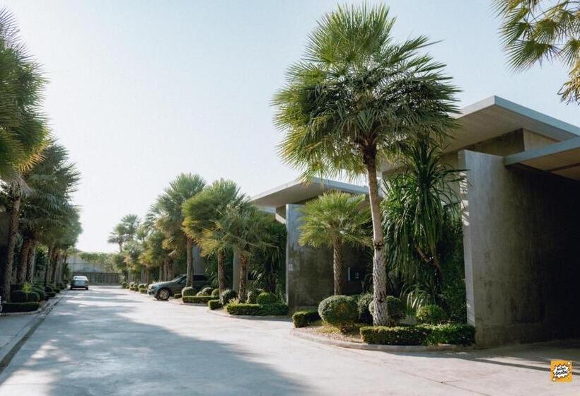 בית מלון כפרי Blue River Resort