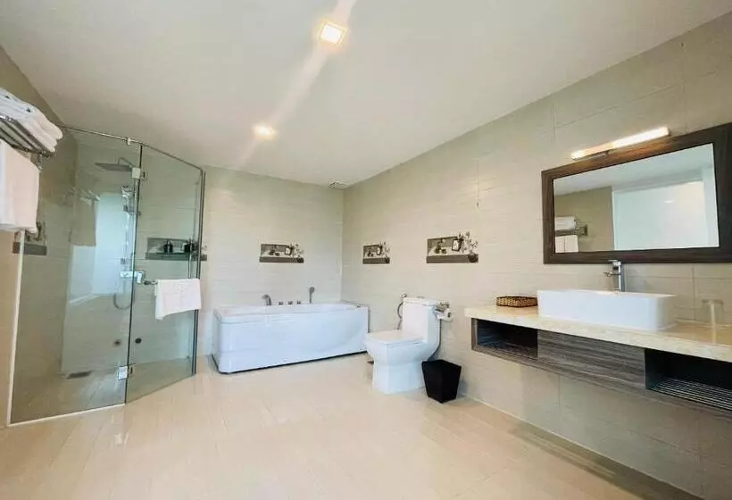 هتل Dalat Wonder  Resort