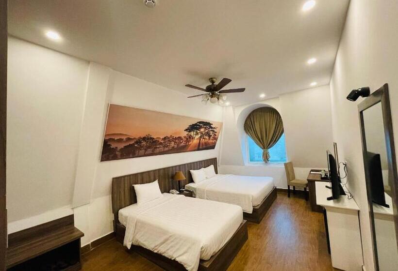 هتل Dalat Wonder Resort