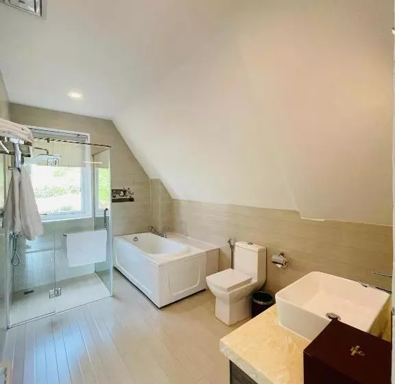 هتل Dalat Wonder  Resort