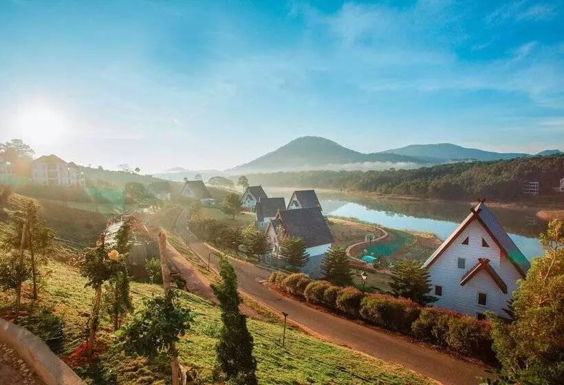 هتل Dalat Wonder  Resort