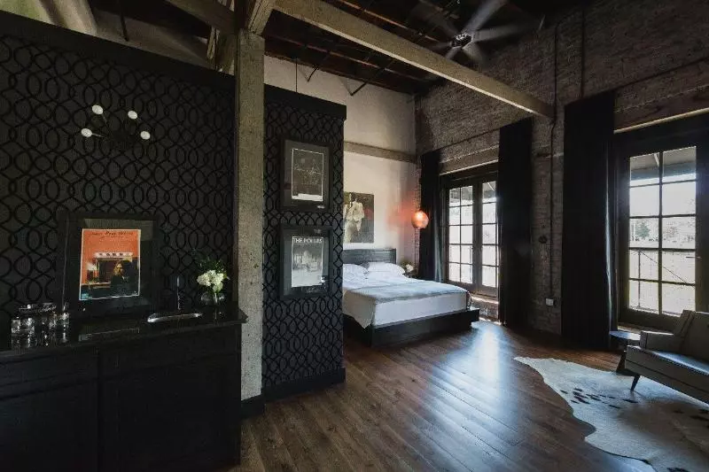 ホテル Gunrunner Boutique