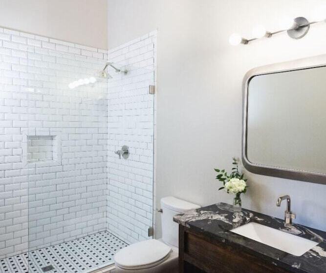 בית מלון כפרי Gunrunner Boutique