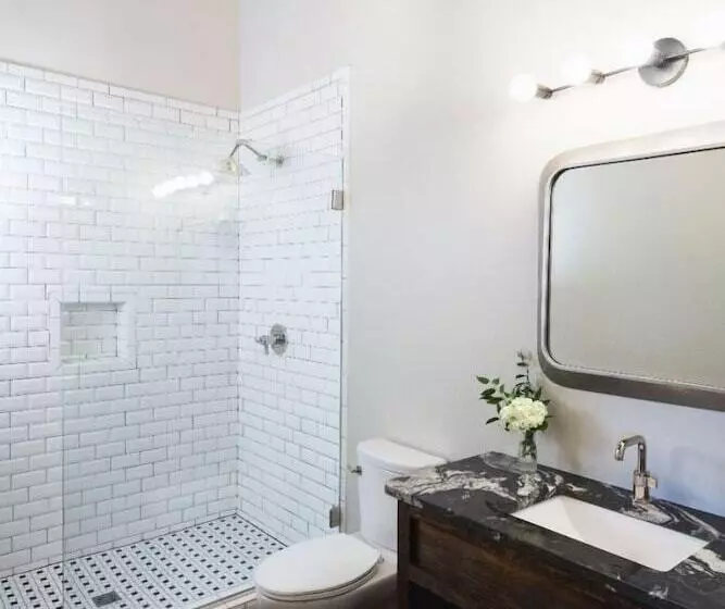 ホテル Gunrunner Boutique