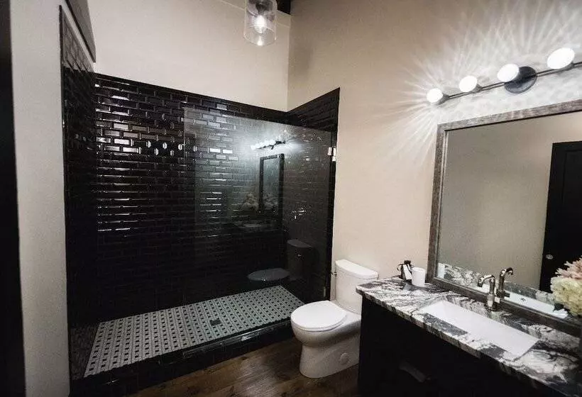 ホテル Gunrunner Boutique