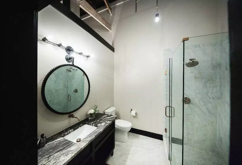 ホテル Gunrunner Boutique