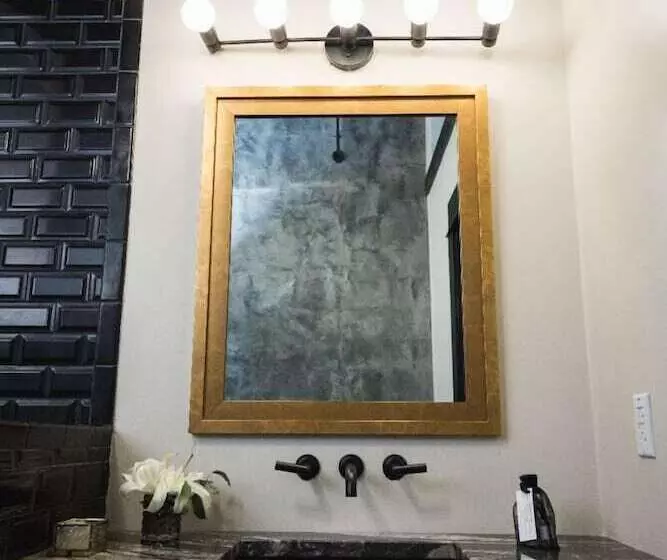 ホテル Gunrunner Boutique