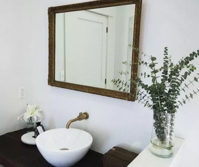 ホテル Gunrunner Boutique