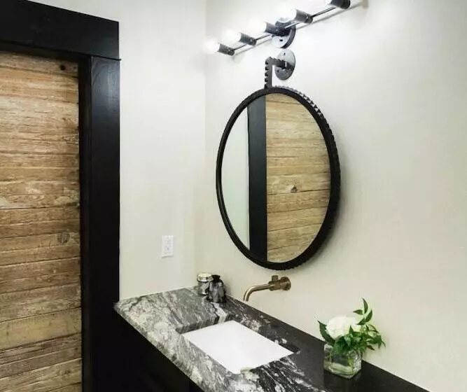 ホテル Gunrunner Boutique