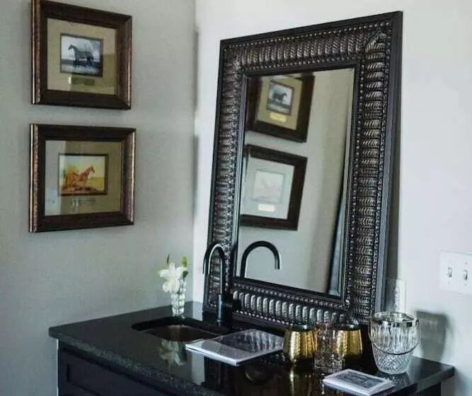 ホテル Gunrunner Boutique