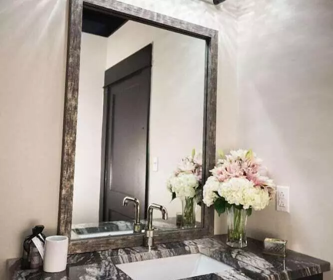 ホテル Gunrunner Boutique