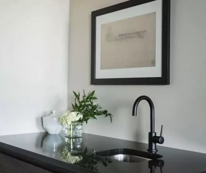 ホテル Gunrunner Boutique