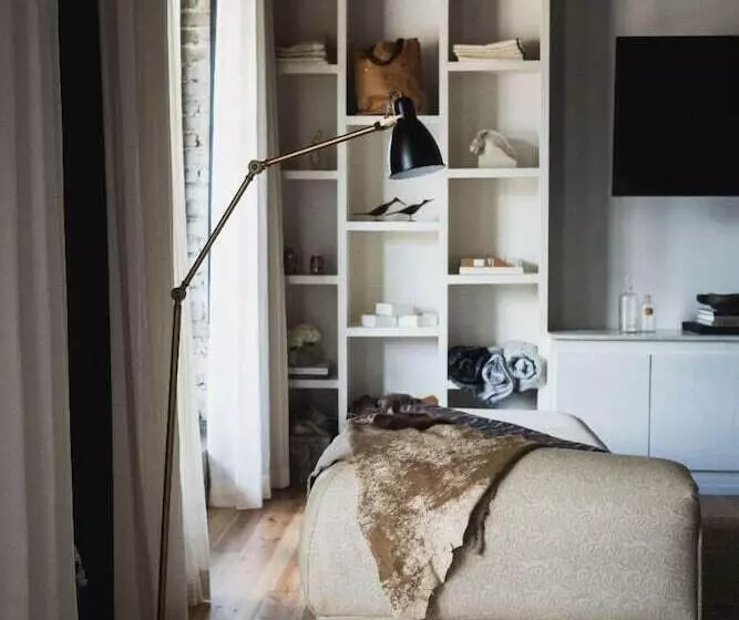 ホテル Gunrunner Boutique