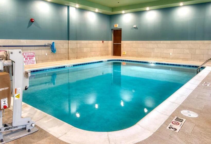 فندق Holiday Inn Express & Suites Omaha Downtown Airport, An Ihg