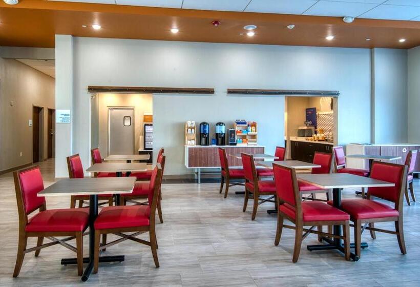 فندق Holiday Inn Express & Suites Omaha Downtown Airport, An Ihg