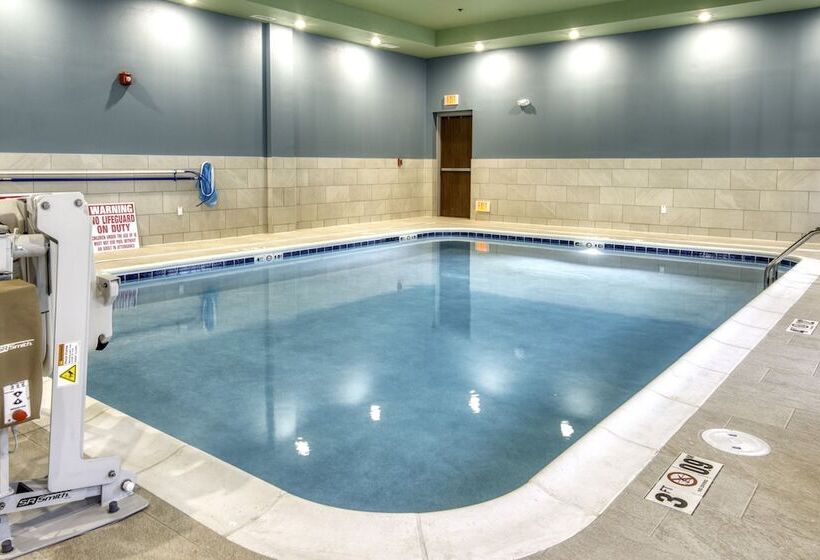 فندق Holiday Inn Express & Suites Omaha Downtown Airport, An Ihg