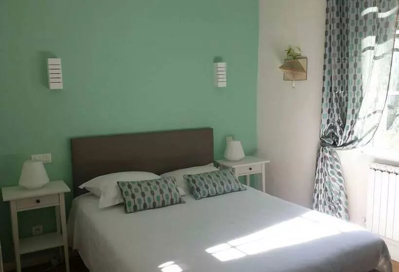 Hotelli Hôtel La Cauquière