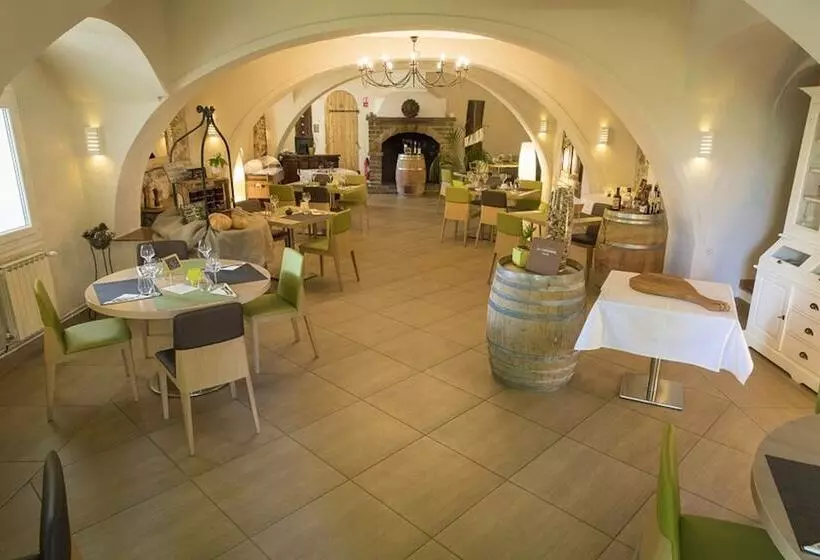 Hotelli Hôtel La Cauquière