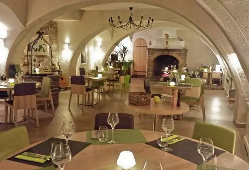 Hotelli Hôtel La Cauquière