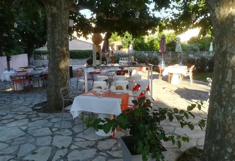 فندق Hôtel La Cauquière