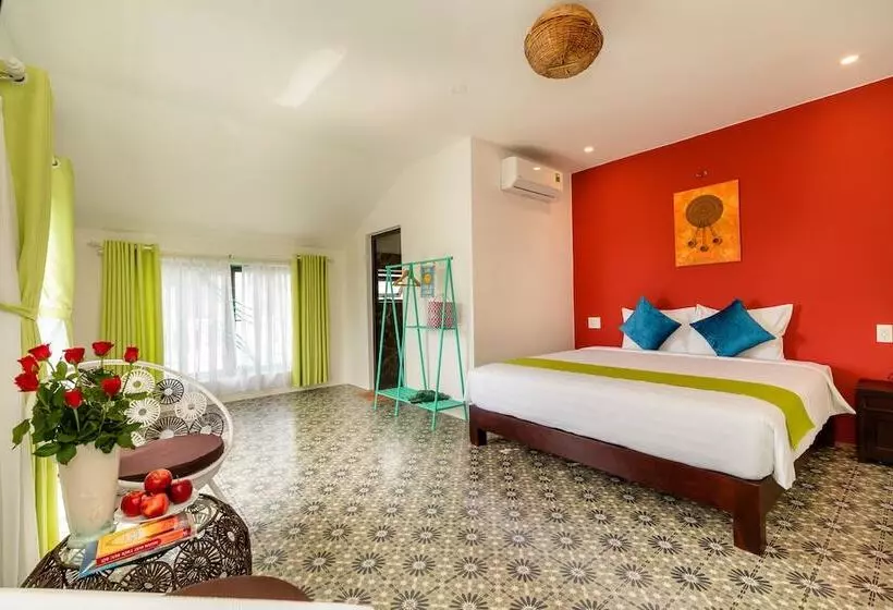 هتل Sunny Riverside Homestay