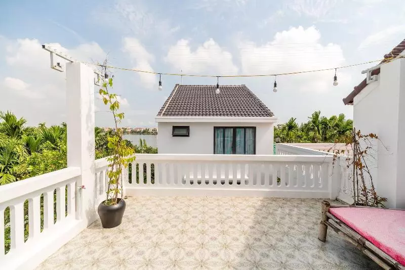 هتل Sunny Riverside Homestay