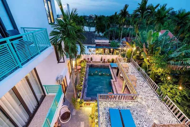 هتل Sunny Riverside Homestay