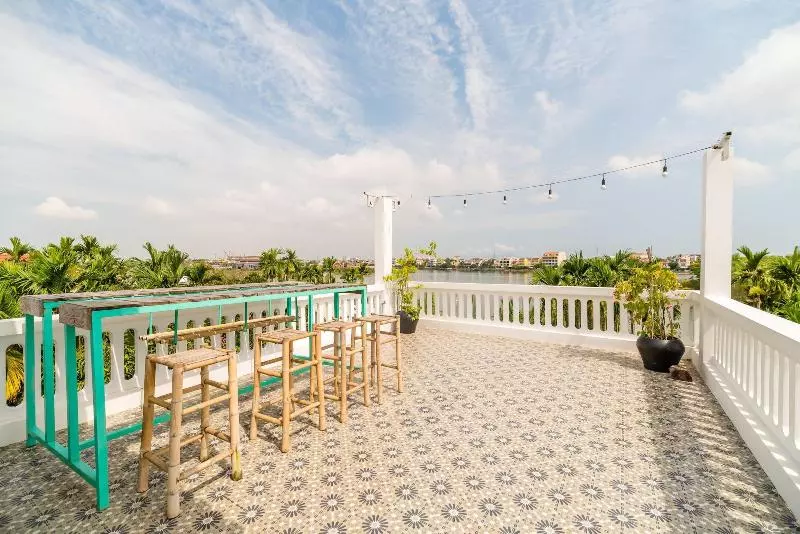 هتل Sunny Riverside Homestay