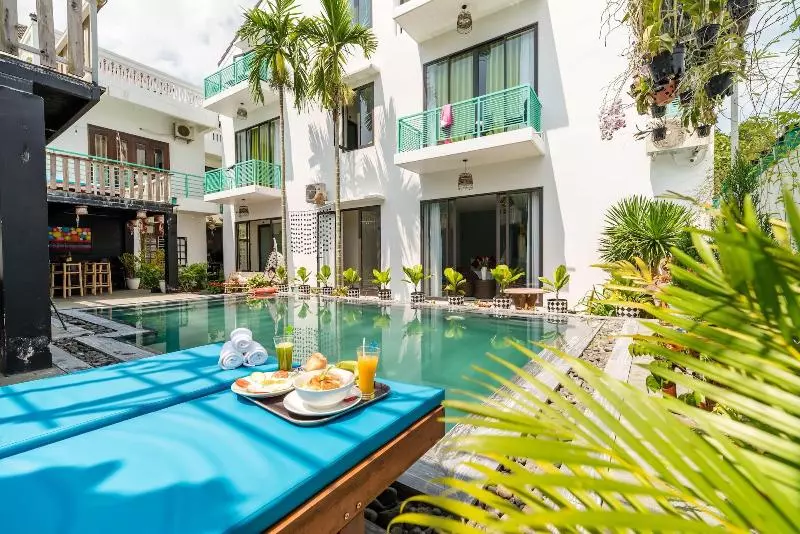 هتل Sunny Riverside Homestay