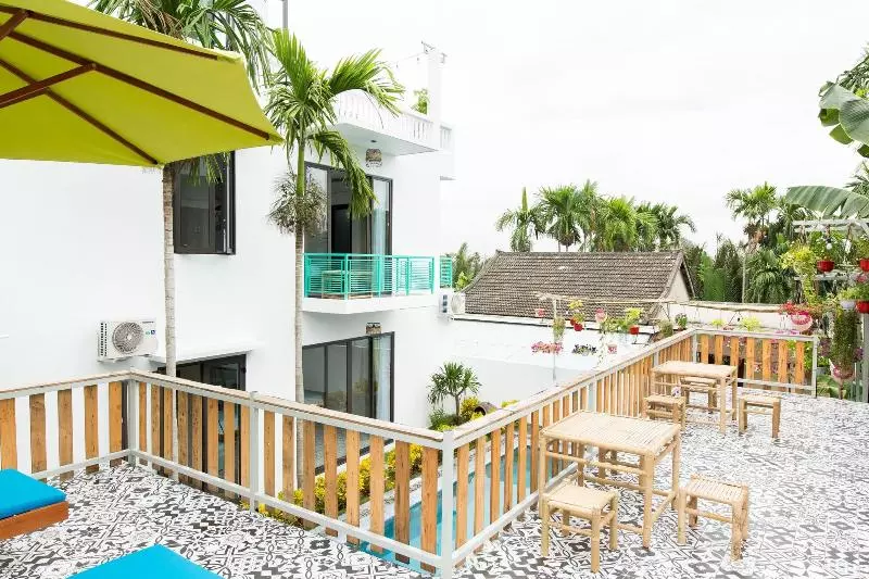 هتل Sunny Riverside Homestay