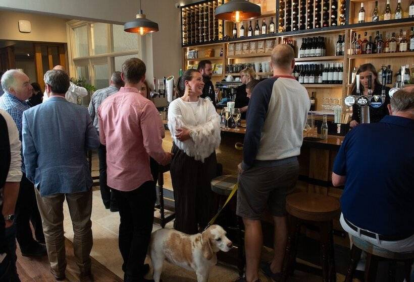 هتل The Allan Park