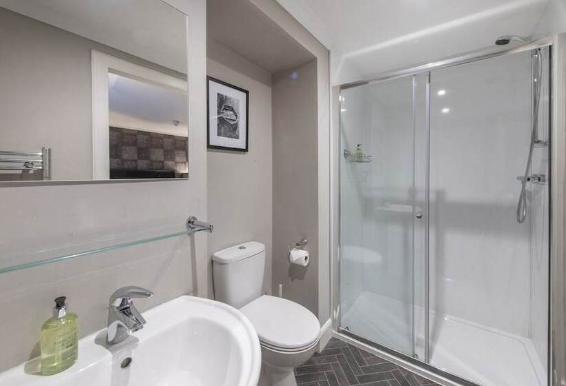 هتل The Allan Park