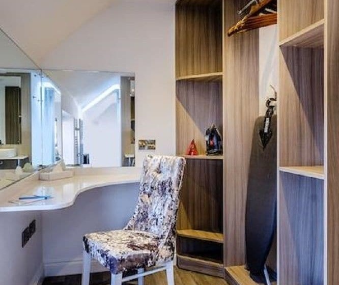 Отель The Country Park