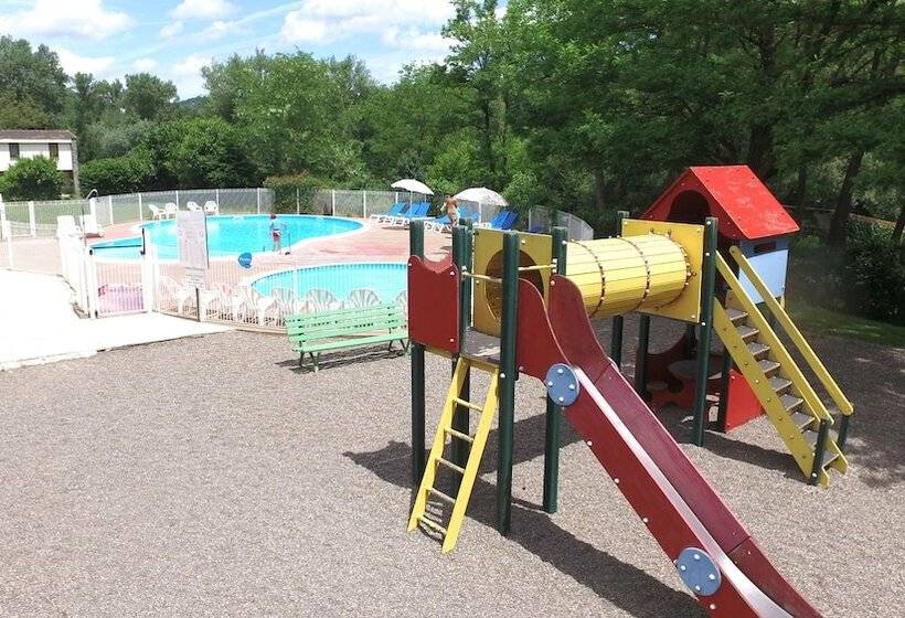 Hotel Vvf Les Gorges De L Allier, Lavoûte Chilhac