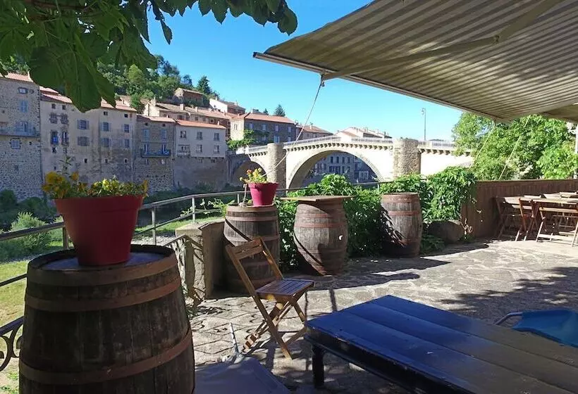 Hotelli Vvf Les Gorges De L Allier, Lavoûte Chilhac