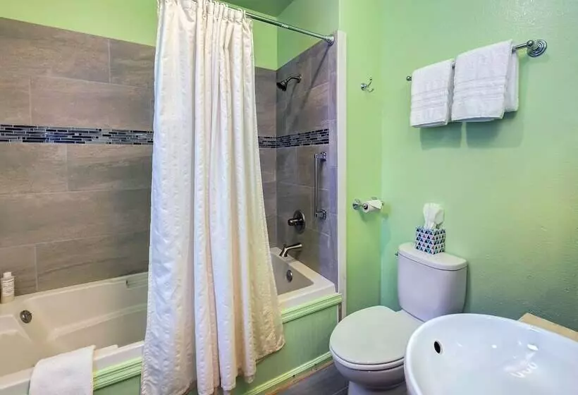 Majatalo Carlisle Garden Suites