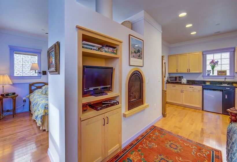 Panzió Carlisle Garden Suites