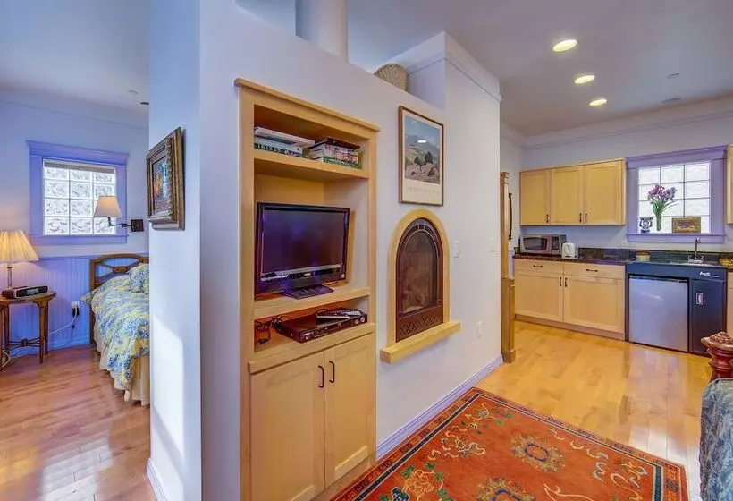 Majatalo Carlisle Garden Suites