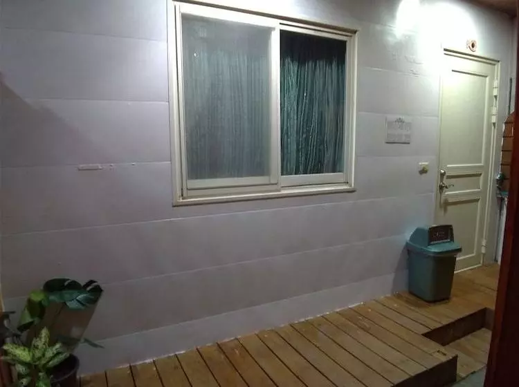 پانسیون Kenting Love Cabin