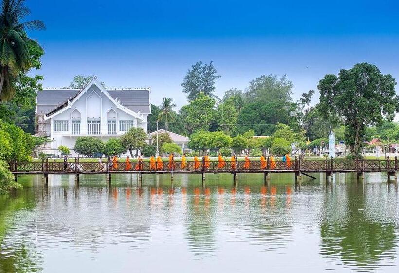 Пансион Phiphu Art And Gallery Boutique Sukhothai