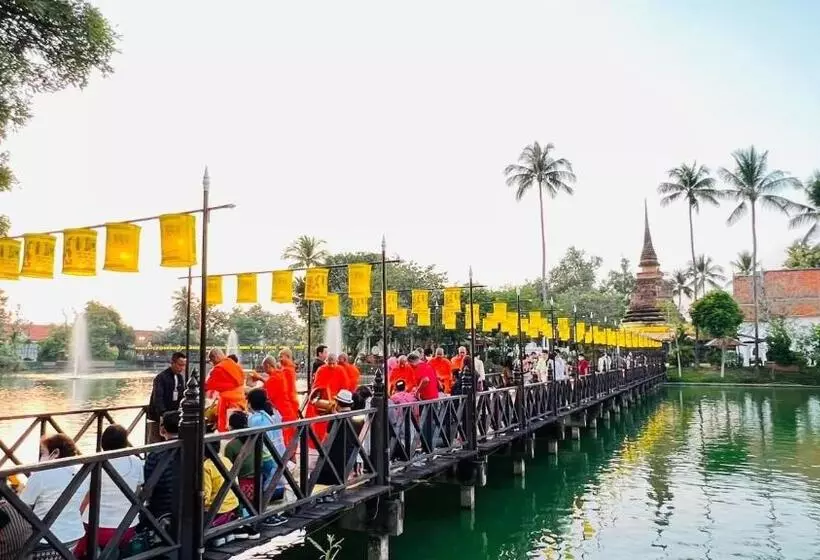 پانسیون Phiphu Art And Gallery Boutique Sukhothai