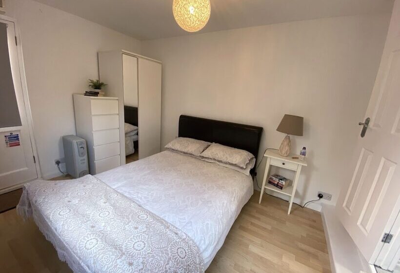 住宿加早餐  The Rose Cottage Inn