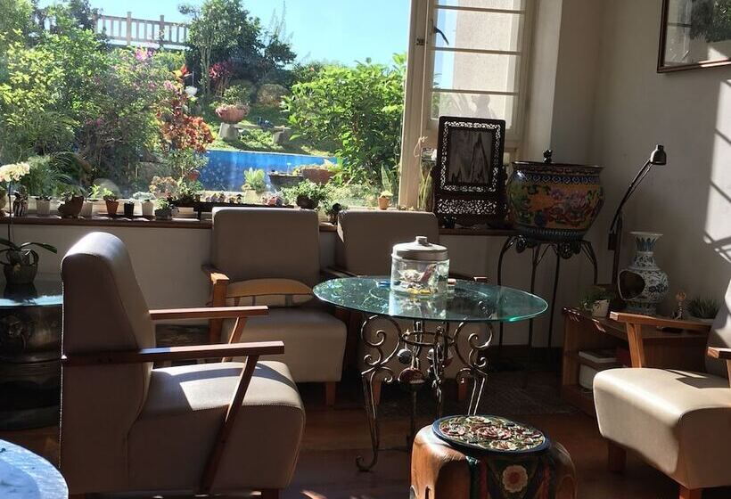 تختخواب و صبحانه View Ocean