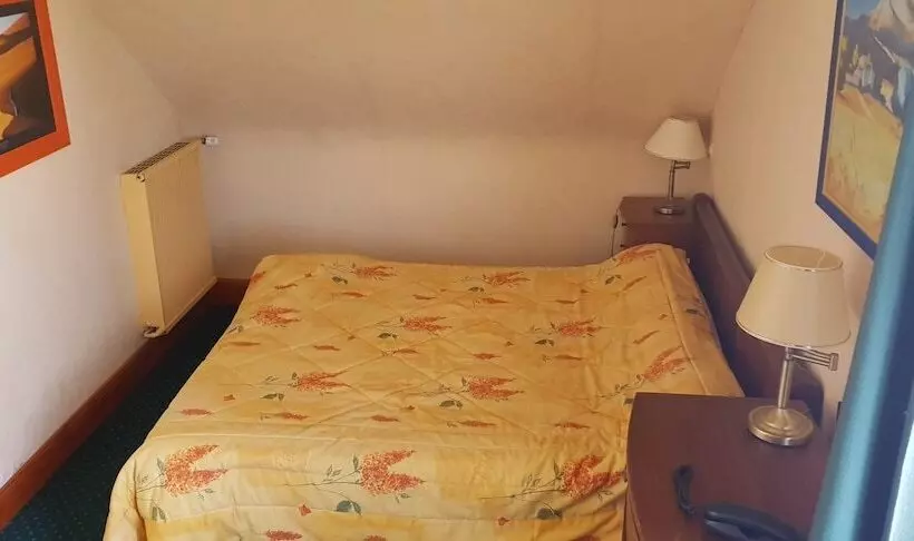 ホテル Hôtel Louise De La Vallière