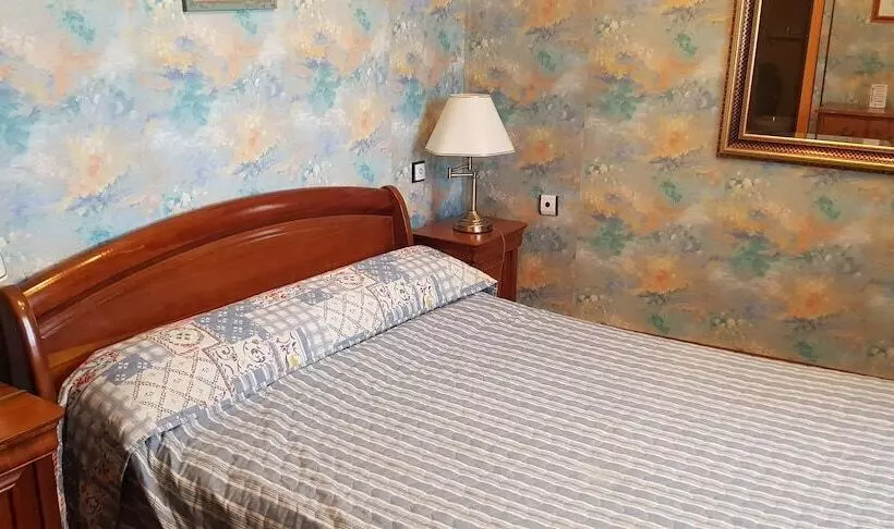 ホテル Hôtel Louise De La Vallière