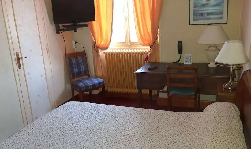 ホテル Hôtel Louise De La Vallière