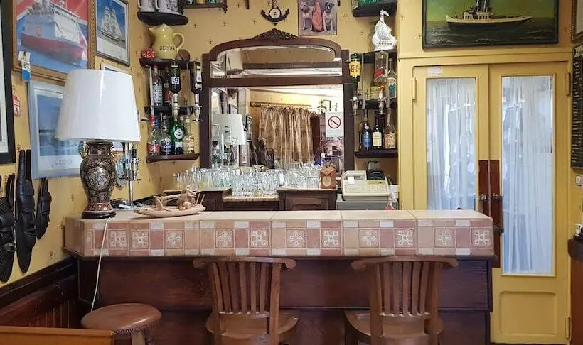 ホテル Hôtel Louise De La Vallière