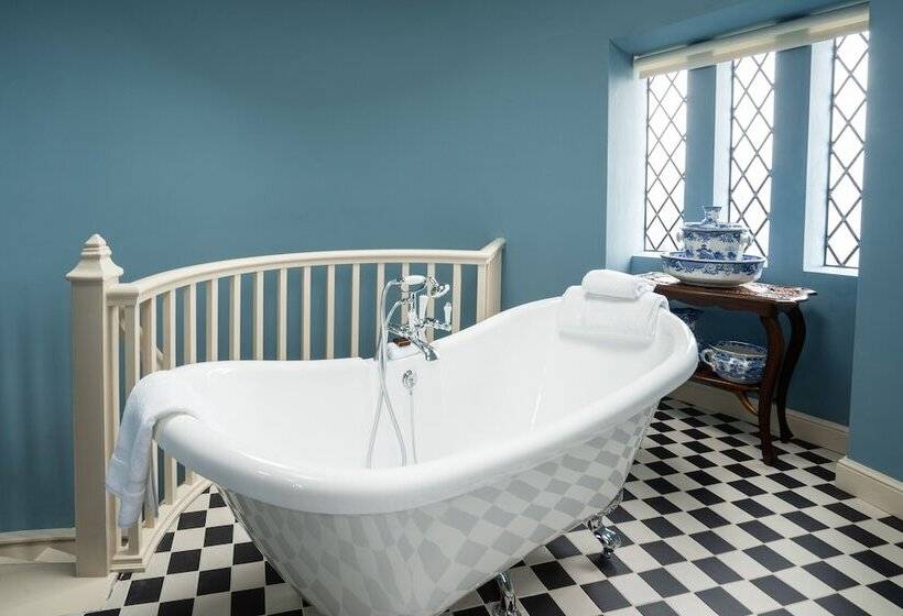 Отель Killeavy Castle Estate